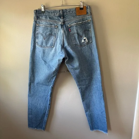 Levi's Women's Wedgie Straight Distressed - Picture 2 of 3